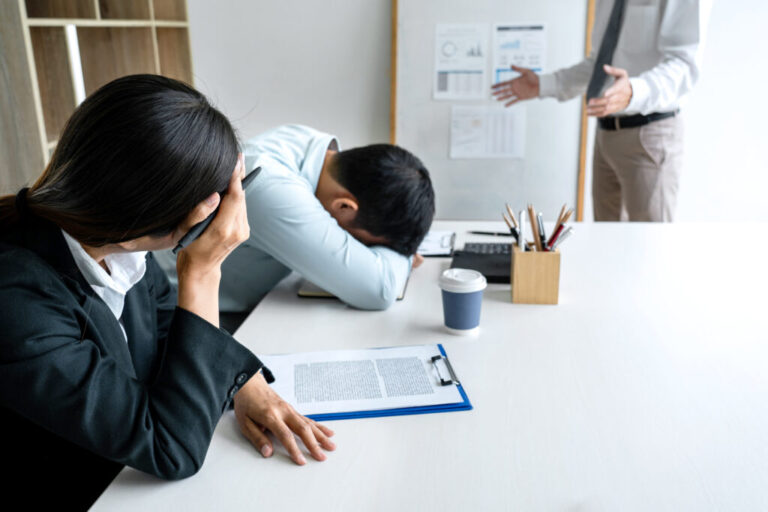 年底想離職該撐嗎？網友勸「先領年終再走」：別和錢過不去