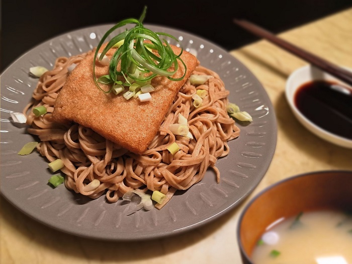 「甘田釀造醬油口味」好控拌麵清爽耐吃,陪伴大家養成長久且舒服的飲食習慣、讓健康真正走入生活。(資料來源:日日好食)