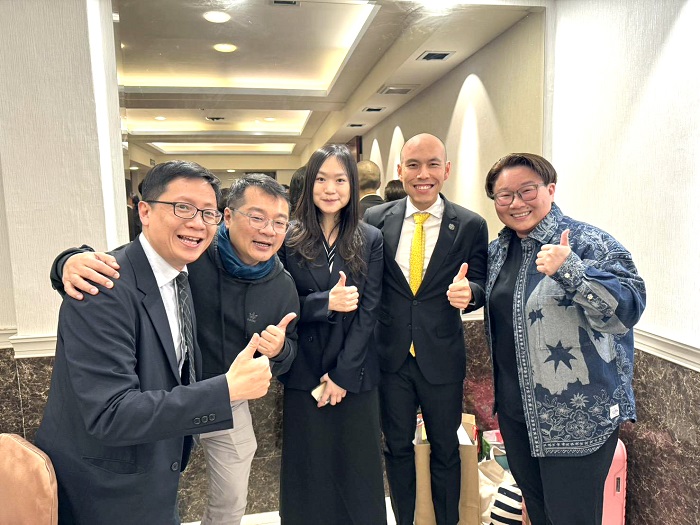 食在力量美食產業交流協會與歐洲台商總會 32nd 簽署 MOU。透過對接歐洲最大台商資源，為台灣品牌打通國際供應鏈與通路。（左至右：食在力量理事長許淳凱、一本鮮國際實業有限公司總經理、ETCC 現任總會長李欣恬、ETCC 第 31 屆總會長莊登翔、林聰明沙鍋魚頭執行長林佳慧）（圖片提供：食在力量美食產業交流協會）