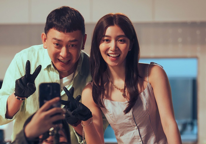 04 王識賢與陳怡佳在電影《網紅老爸》裡面飾演父女 （圖／曼尼娛樂提供）