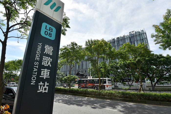 三鶯線通車後，沿線不僅有三峽老街，也有新北市美術館和陶瓷老街，可說是一條「文化之線、觀光之線」。（行政院提供）