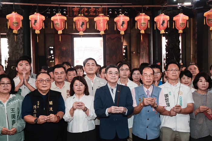 行政院長卓榮泰9/11日出席嘉義城隍廟「城隍晉袍冠、夜巡諸羅城起駕」盛典。（圖/行政院提供）