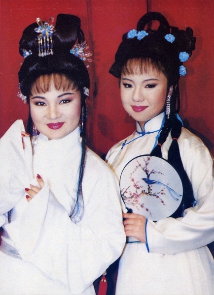 白冰冰(左)曾與女兒白曉燕一起演歌仔戲。（圖/長興影視提供）