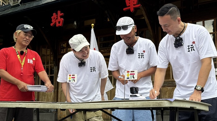 左起吳宗憲、綠茶、KID、小鐘。（圖：綜藝玩很大）