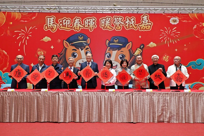 嘉義市新春揮毫結合防詐宣導　黃敏惠：以藝術文化深化城市安全力