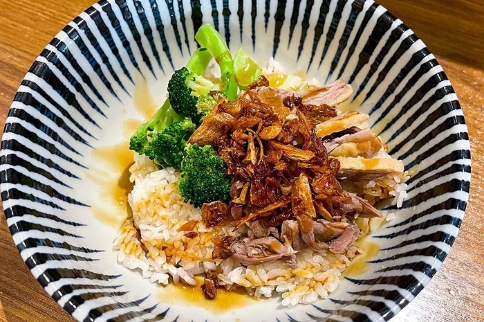 東沐。食在的古早味油蔥鴨肉飯。© The MICHELIN Guide