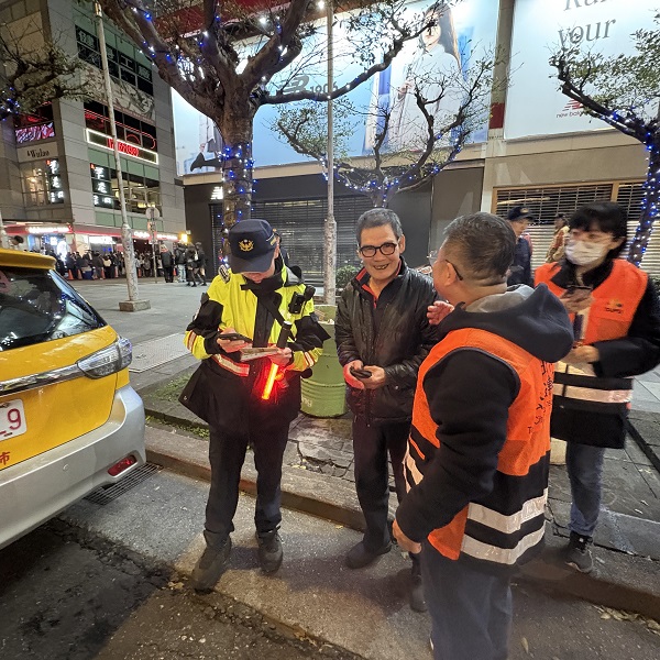 公共運輸處指出，計程車若任意喊價攬客，即使乘客未上車搭乘，也可能違反 道路交通管理處罰條例 第38條規定。（圖/臺北市公共運輸處提供）