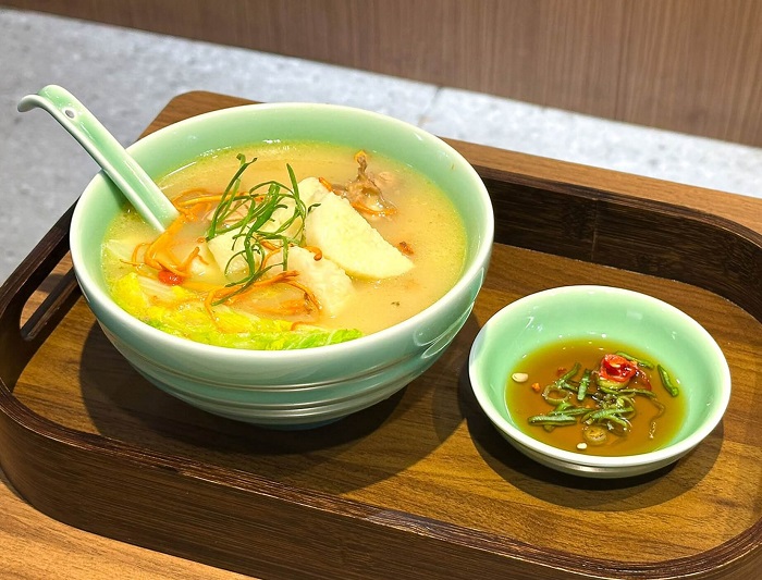青嬌的黃金山藥雞燉湯。© The MICHELIN Guide