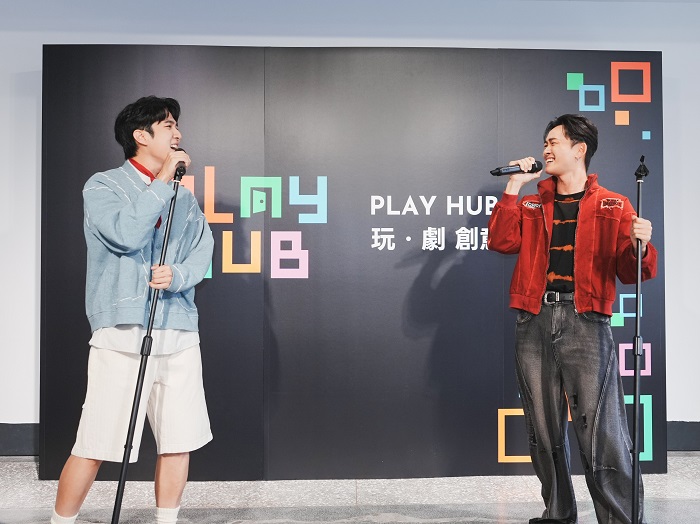 左起新生代耀眼新星許博維、音樂劇小王子周家寬。（圖：綠光創藝）