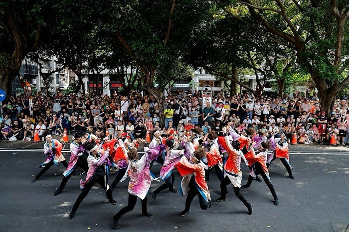 國內外表演團隊帶來精彩演出,為台中街頭增添熱力。(圖/中市觀旅局提供)