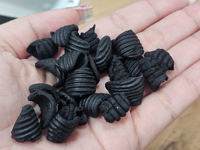 圖說：工業濾網不只框體可重複使用，內部活性碳濾材經過妥善處理與設計，也能回收再更換。（資料來源：鉅為）