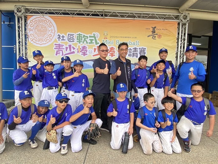 游局長勉勵球員-賽場全力以赴發揮訓練成果。（台中運動局提供）